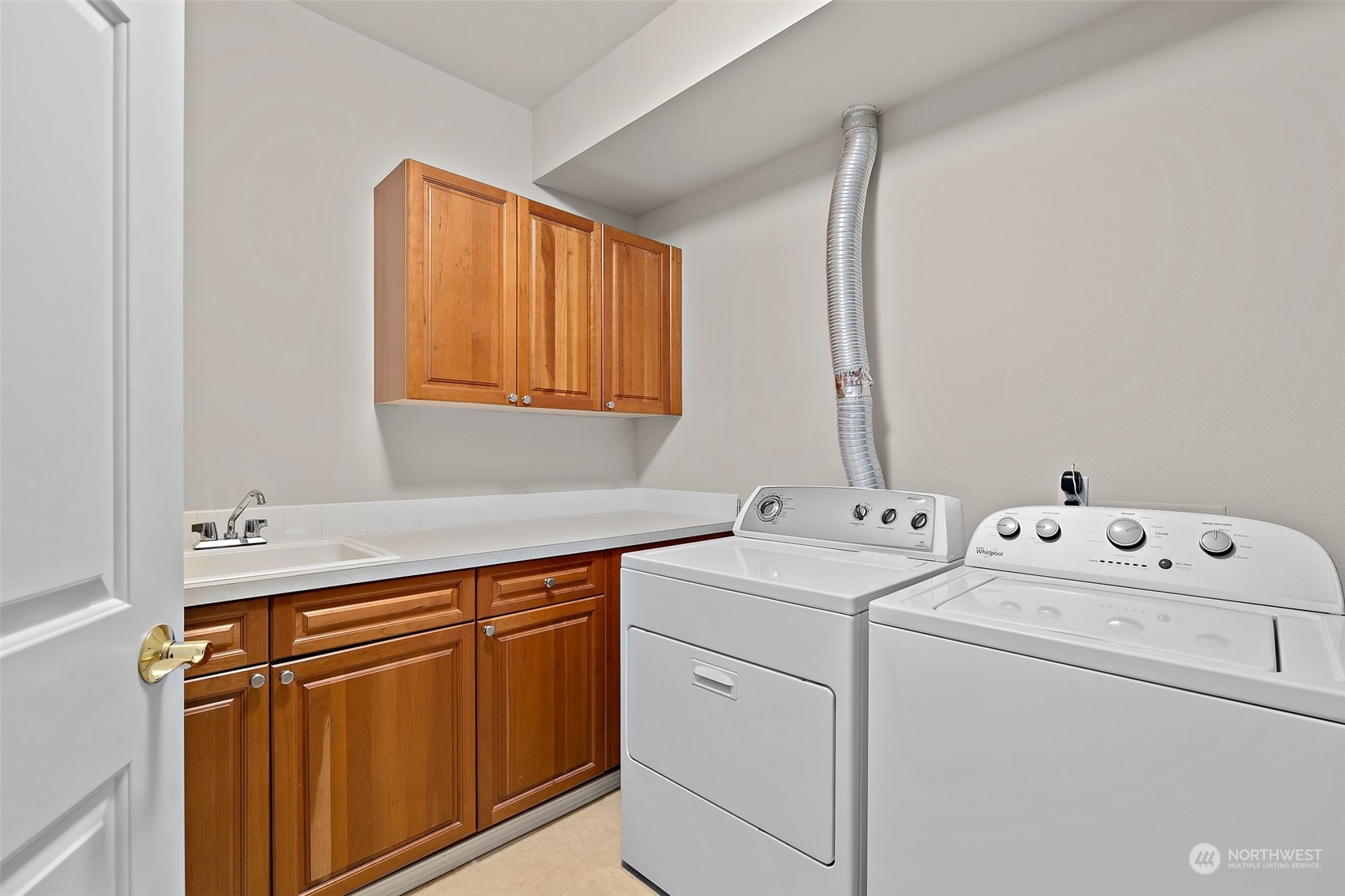 658 Glen Street Unit: 102