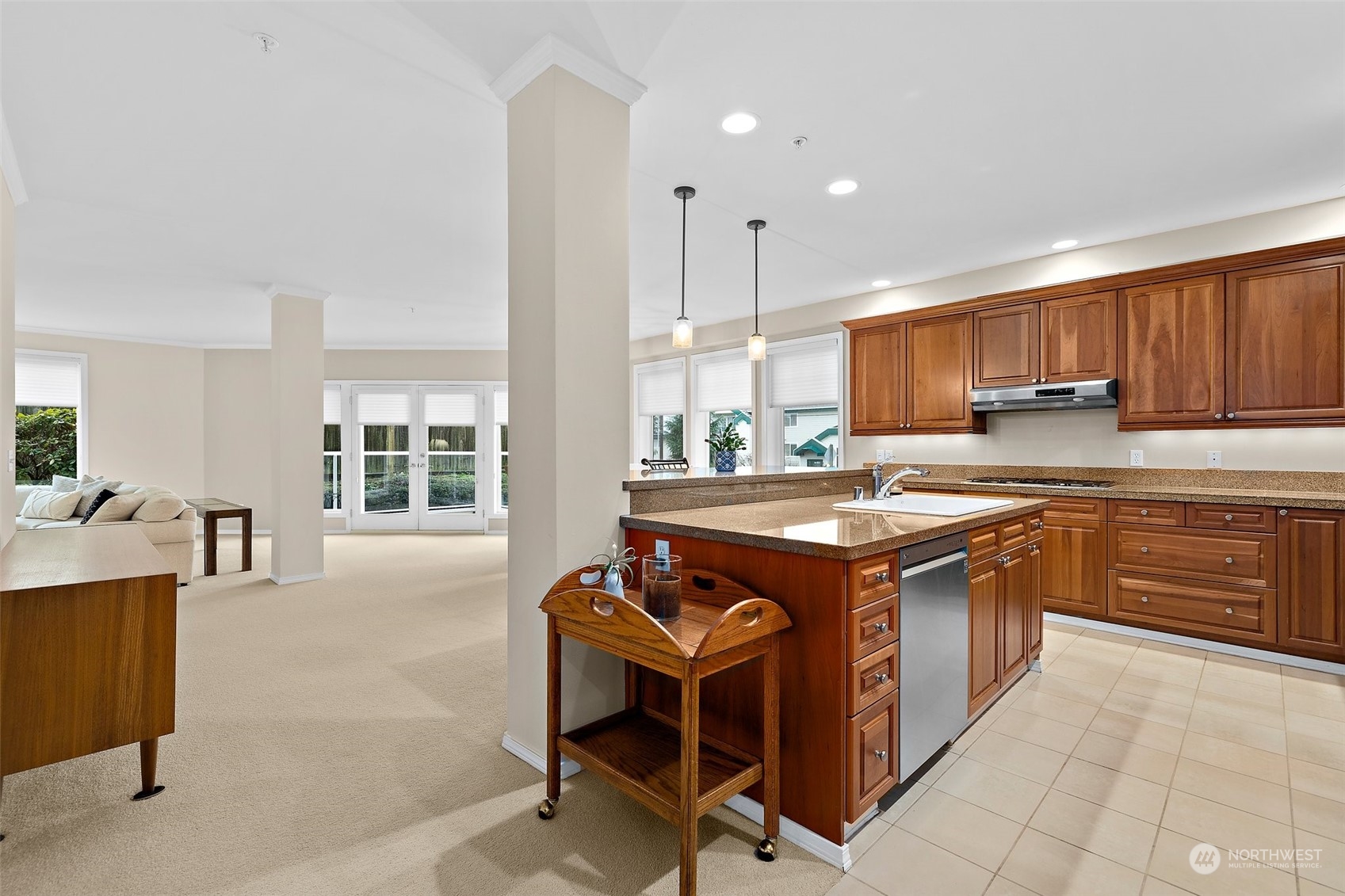 658 Glen Street Unit: 102