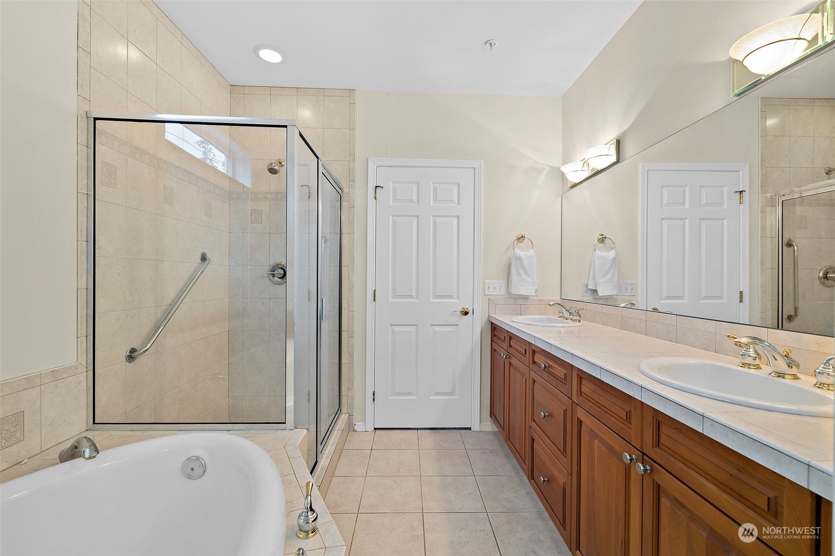 658 Glen Street Unit: 102