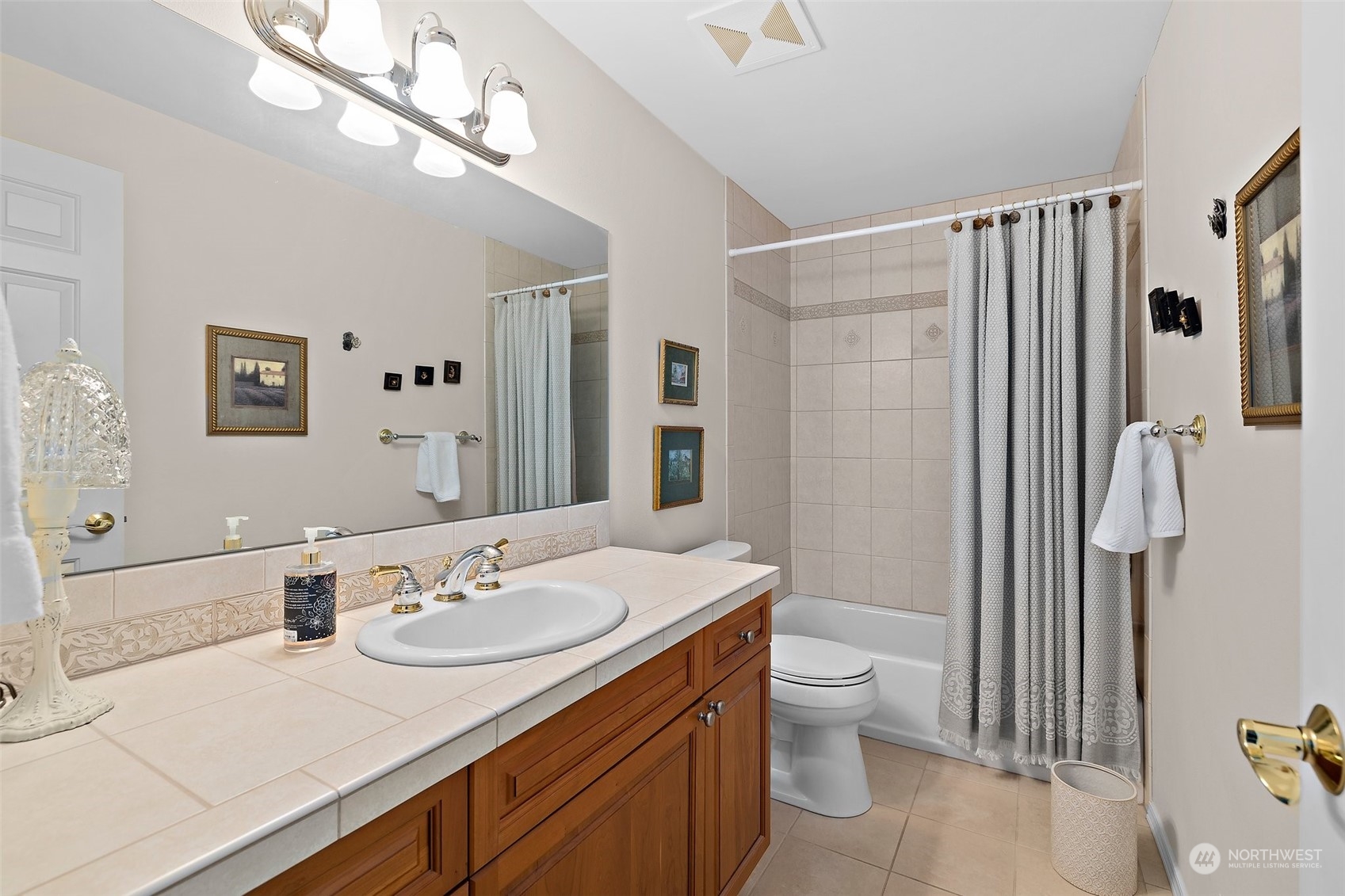 658 Glen Street Unit: 102