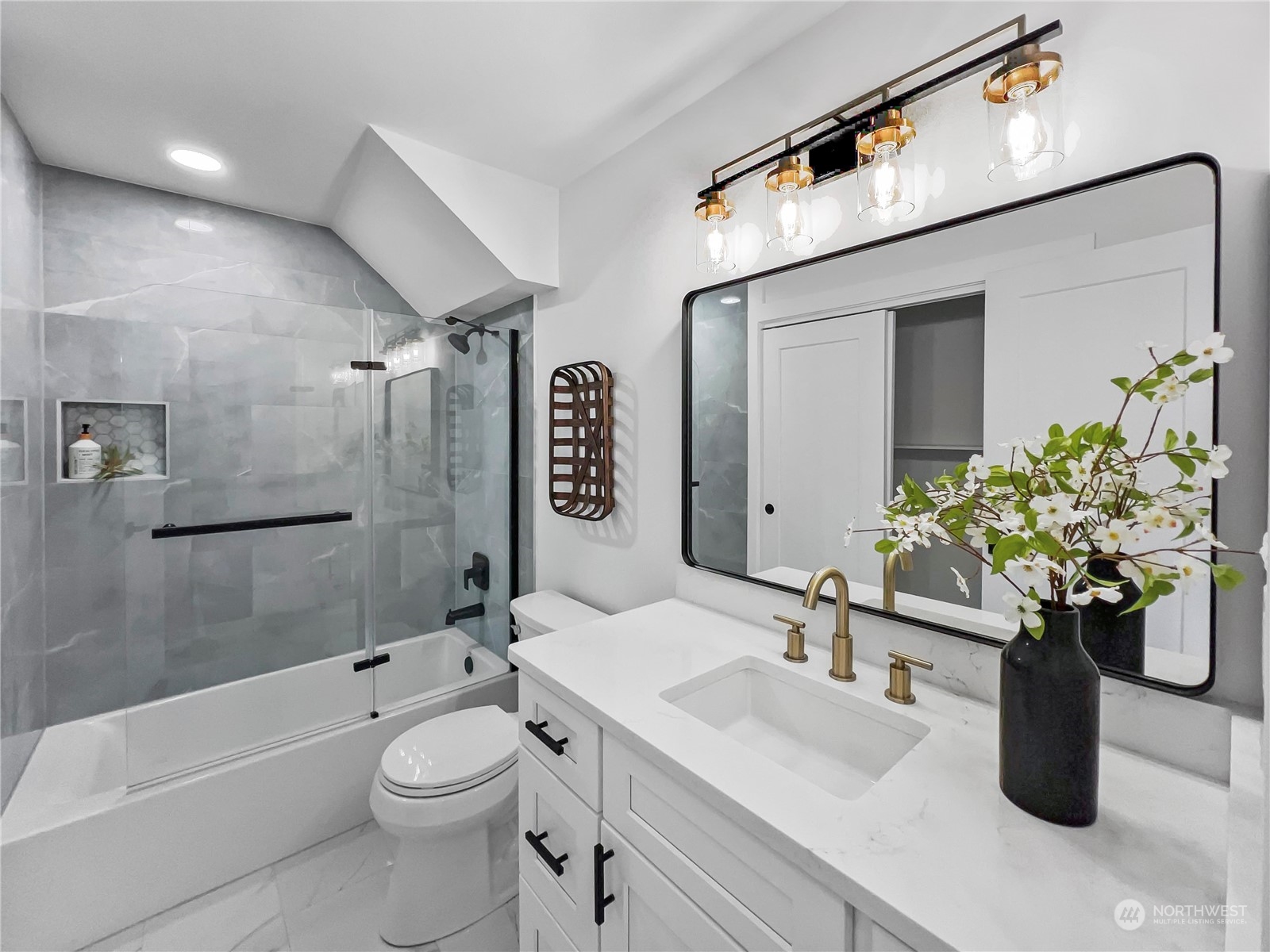 18102 Fjord Drive NE