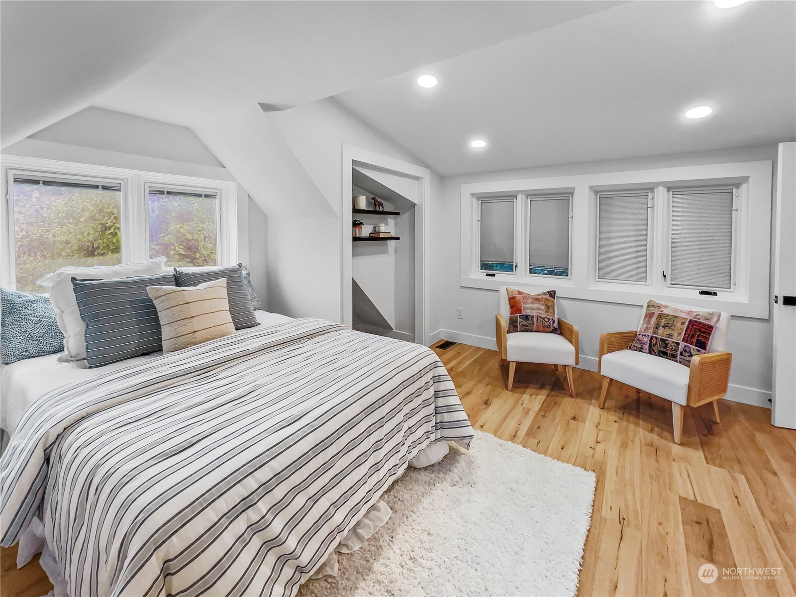18102 Fjord Drive NE