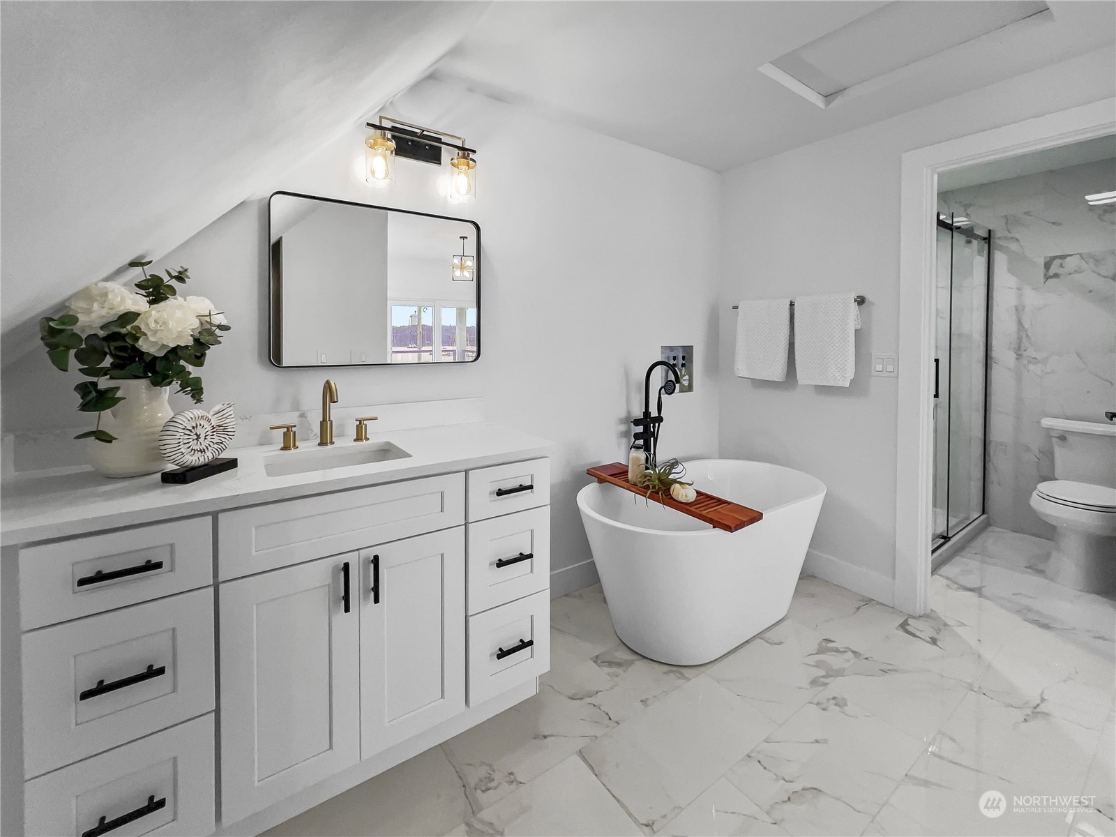 18102 Fjord Drive NE