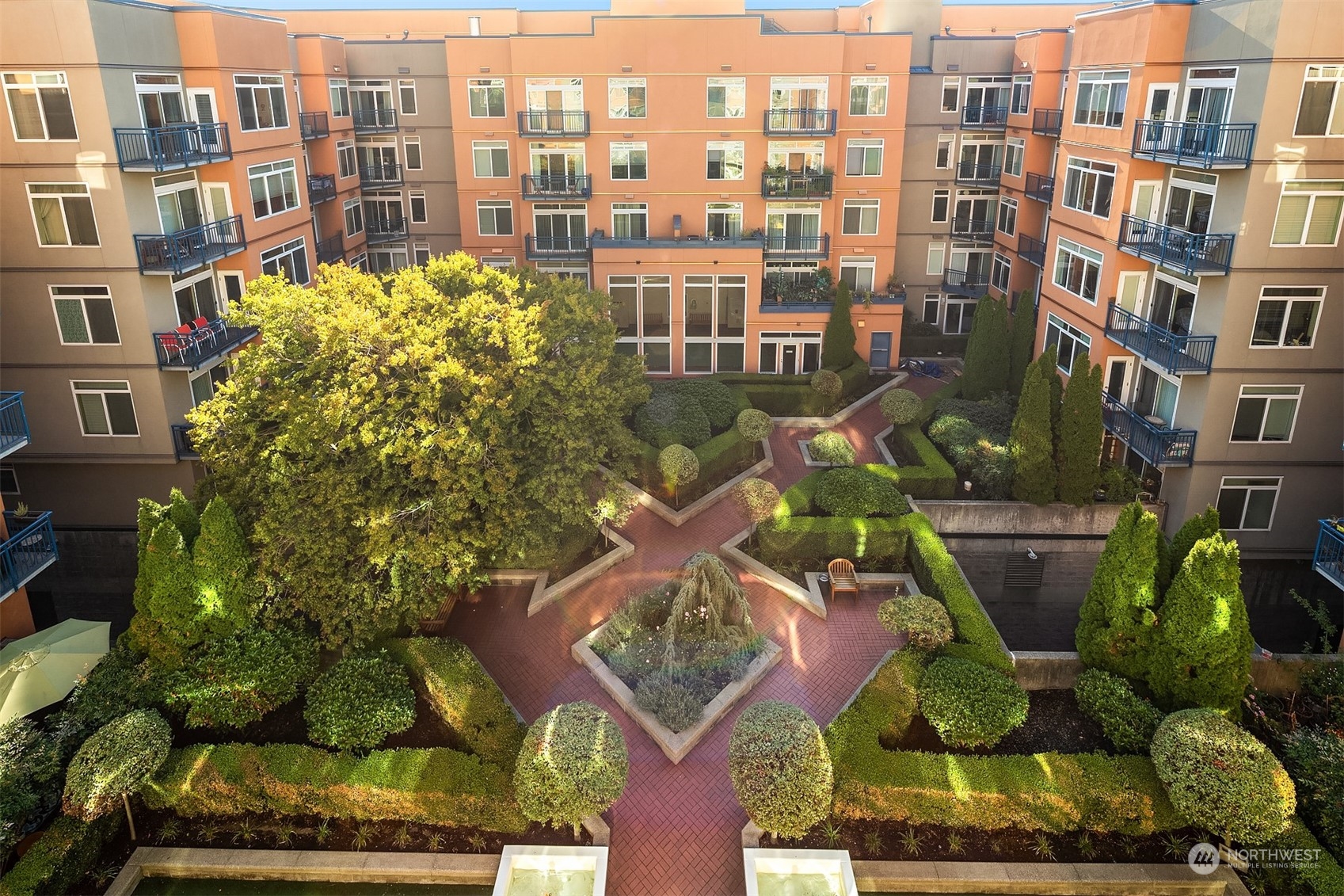 2414 1st Avenue Unit: 321