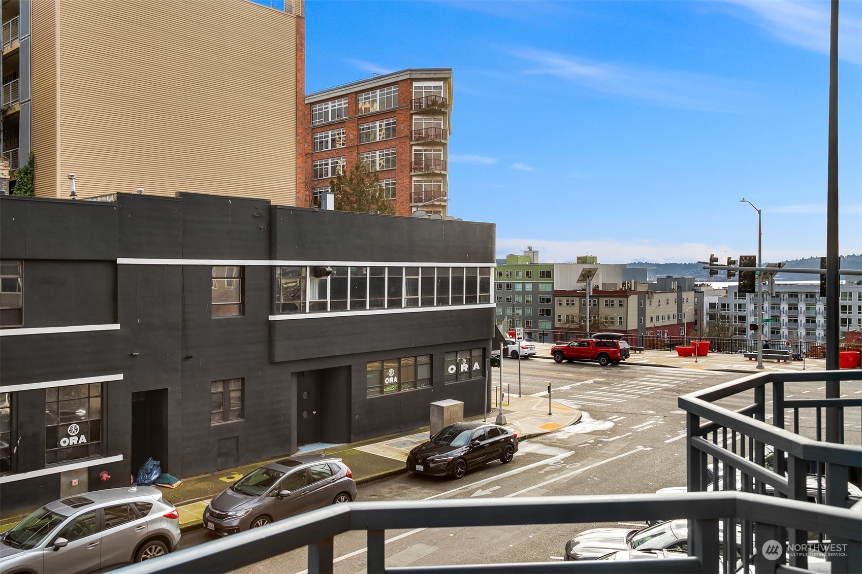 2414 1st Avenue Unit: 321