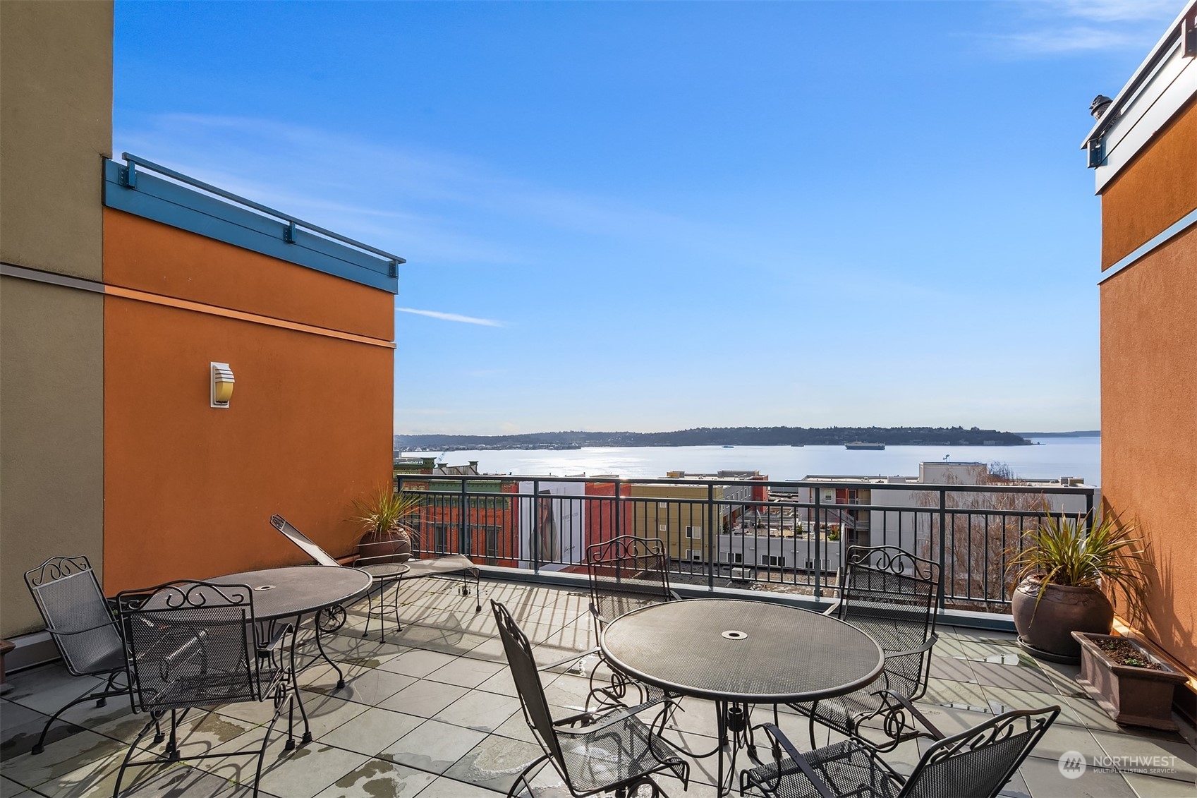 2414 1st Avenue Unit: 321