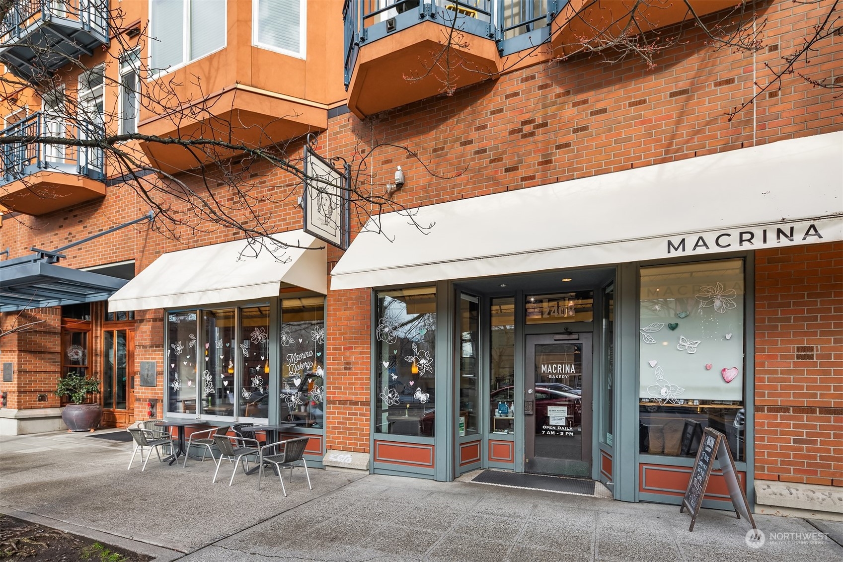 2414 1st Avenue Unit: 321
