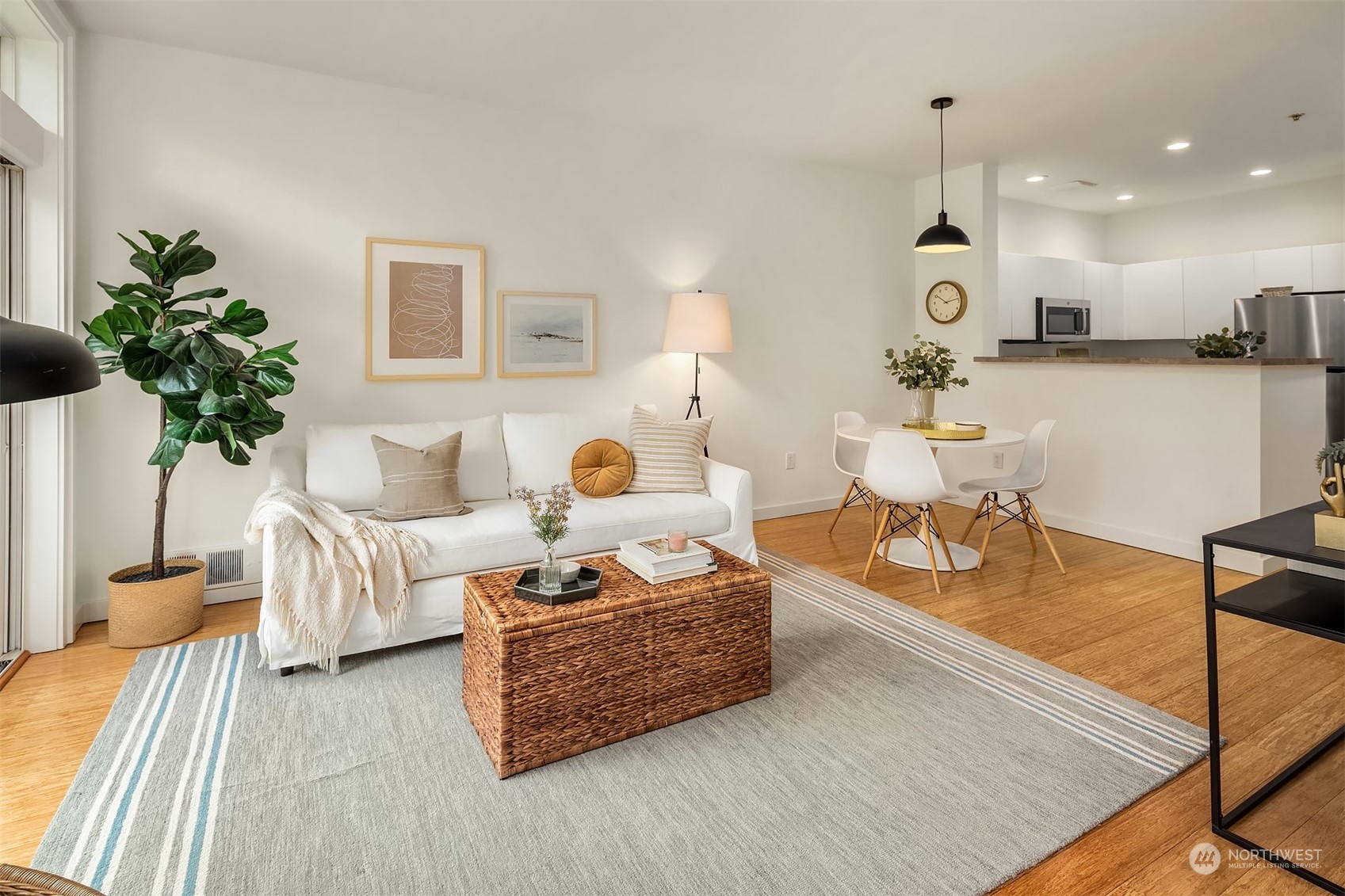 2414 1st Avenue Unit: 321