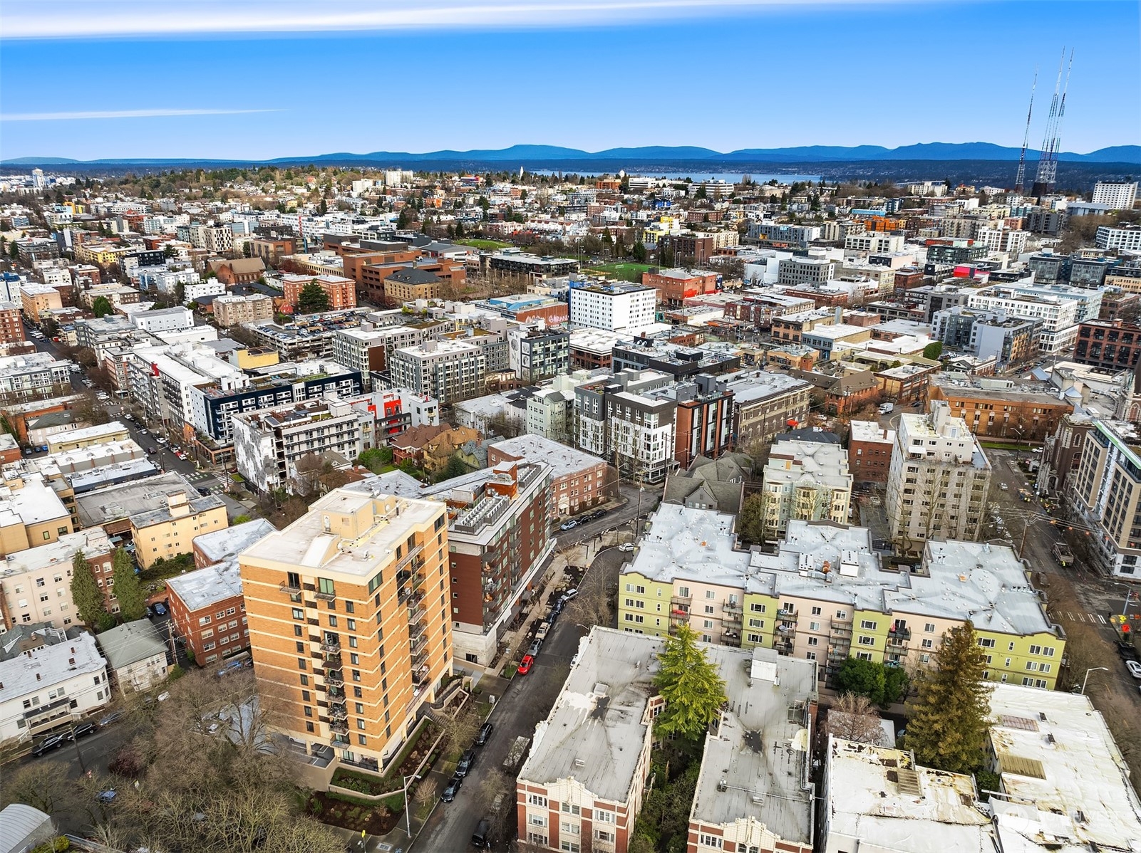 1300 University Street Unit: 5C