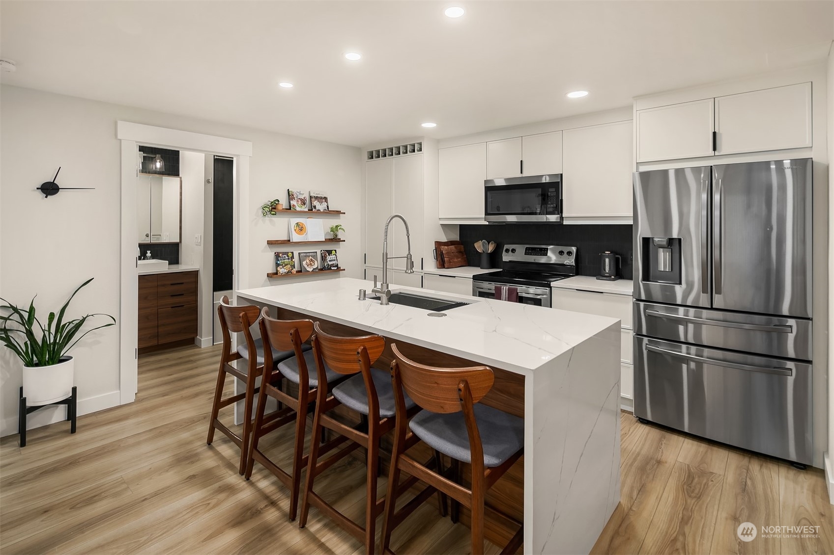 1300 University Street Unit: 5C