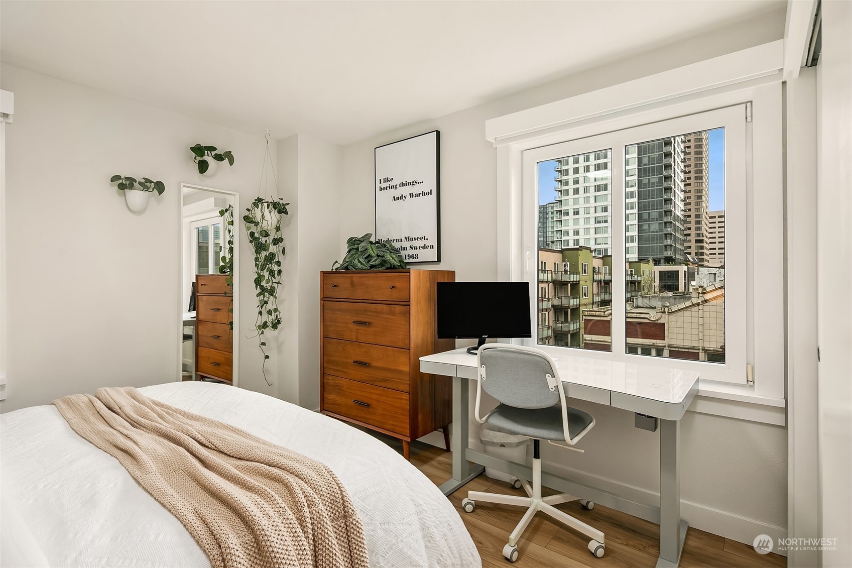 1300 University Street Unit: 5C