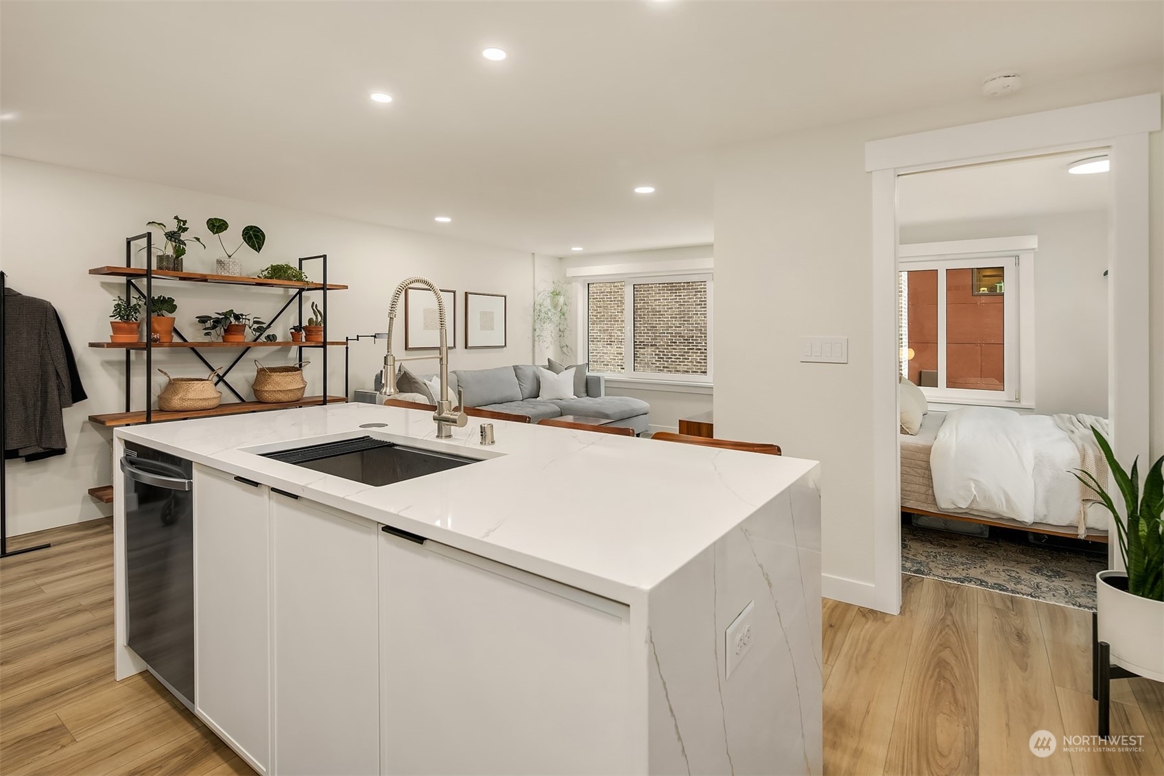1300 University Street Unit: 5C