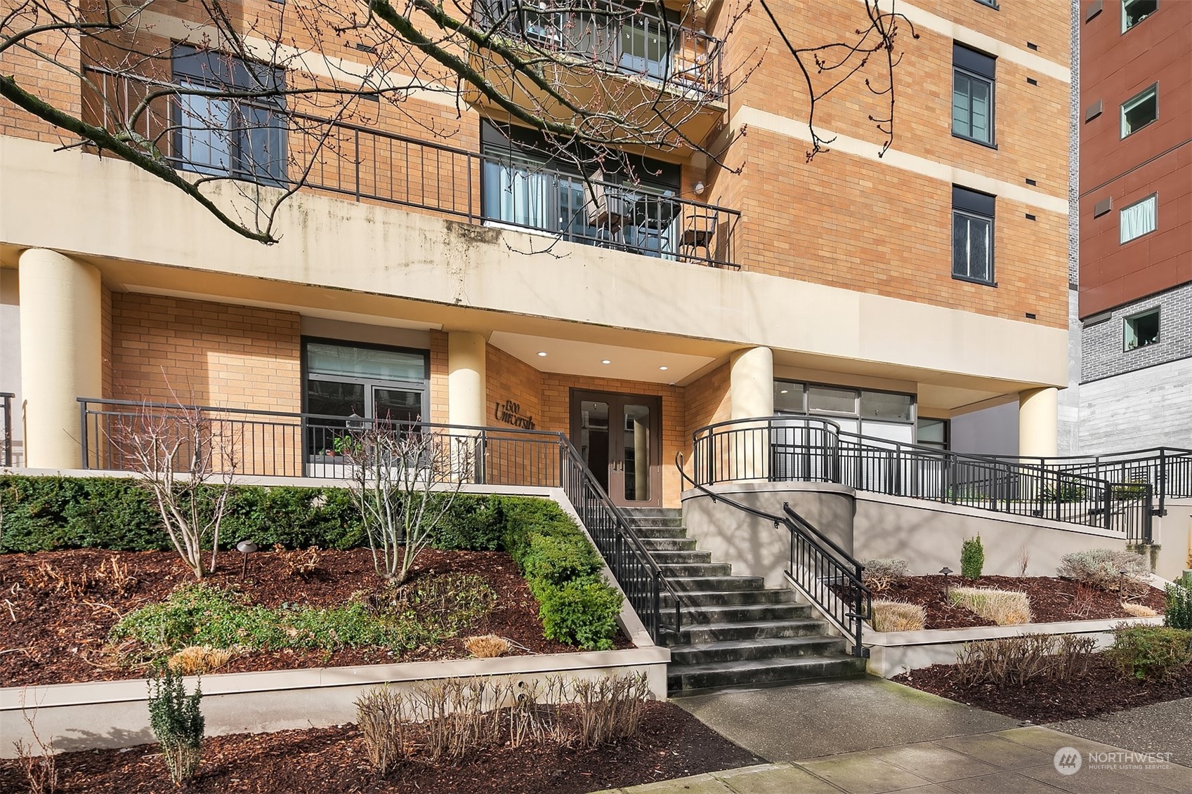 1300 University Street Unit: 5C