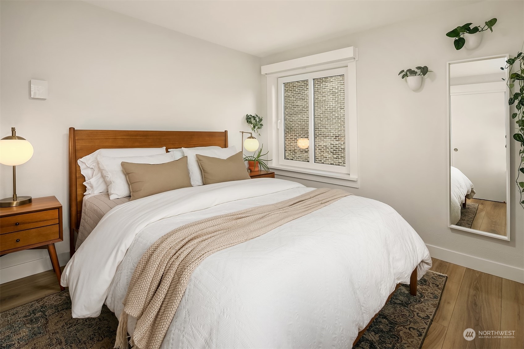 1300 University Street Unit: 5C