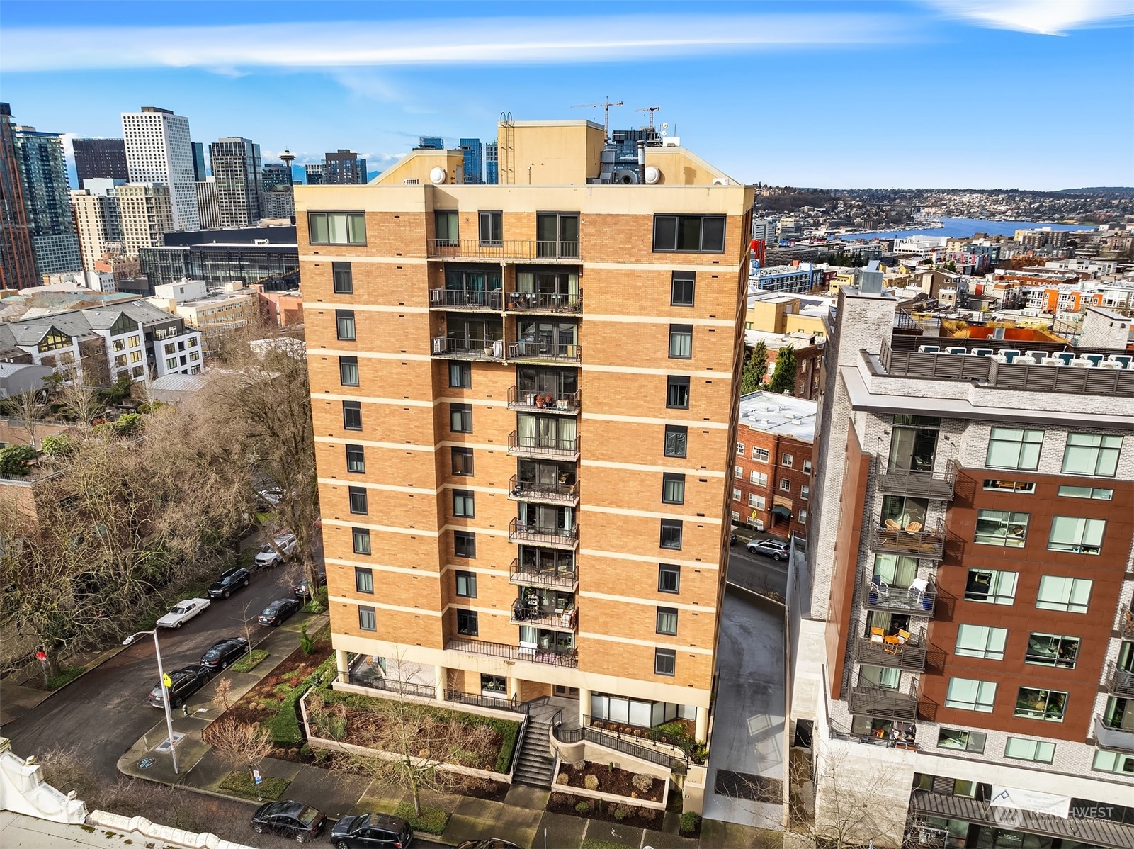 1300 University Street Unit: 5C