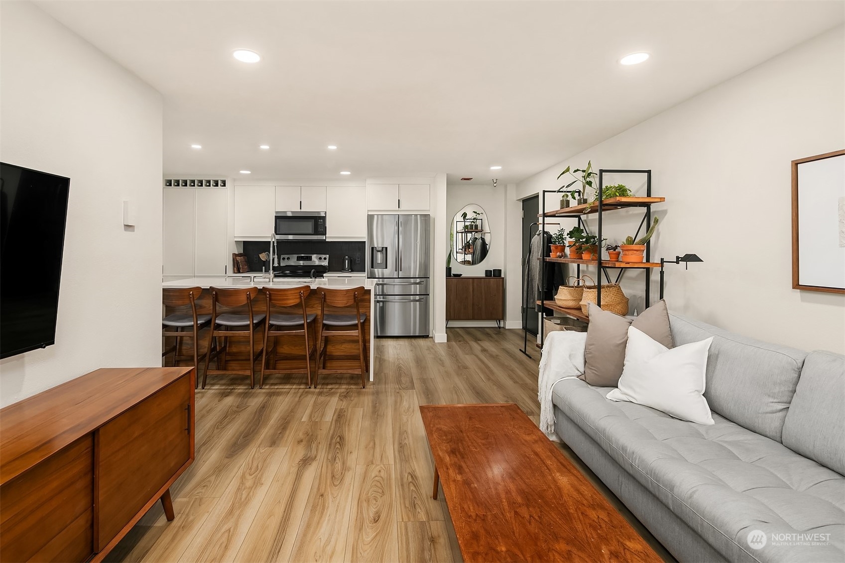 1300 University Street Unit: 5C