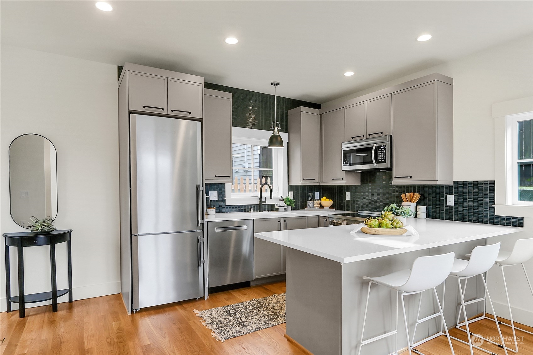 17 Blaine Street Unit: 2