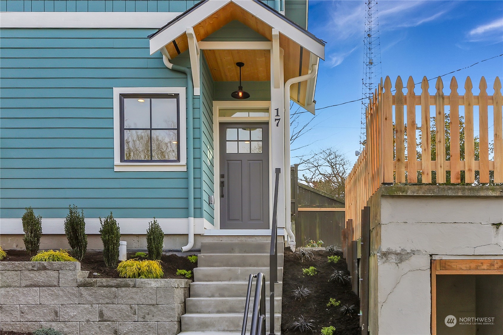 17 Blaine Street Unit: 2