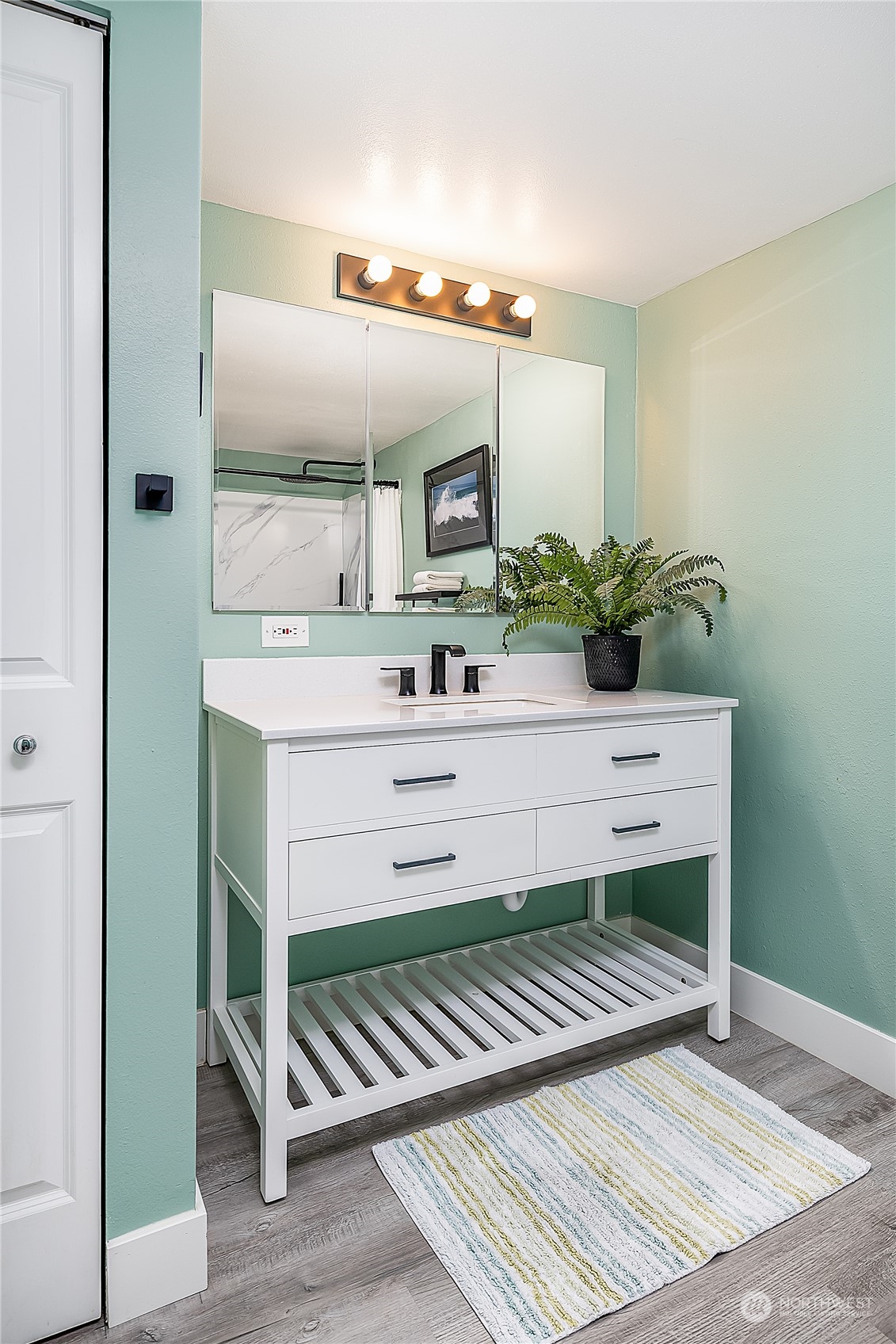 7638 Winona Avenue N