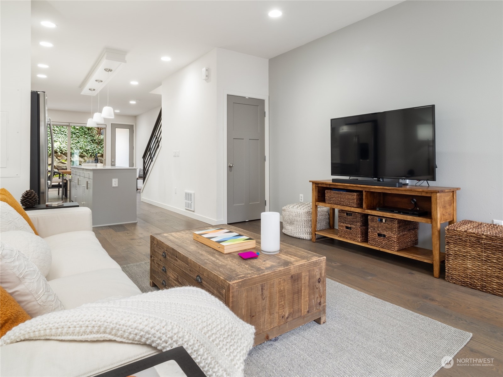 3813 Gilman Avenue W