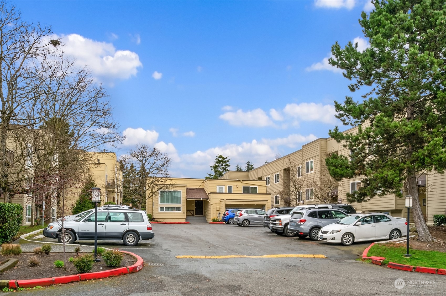 5844 NE 75th Street Unit: A310