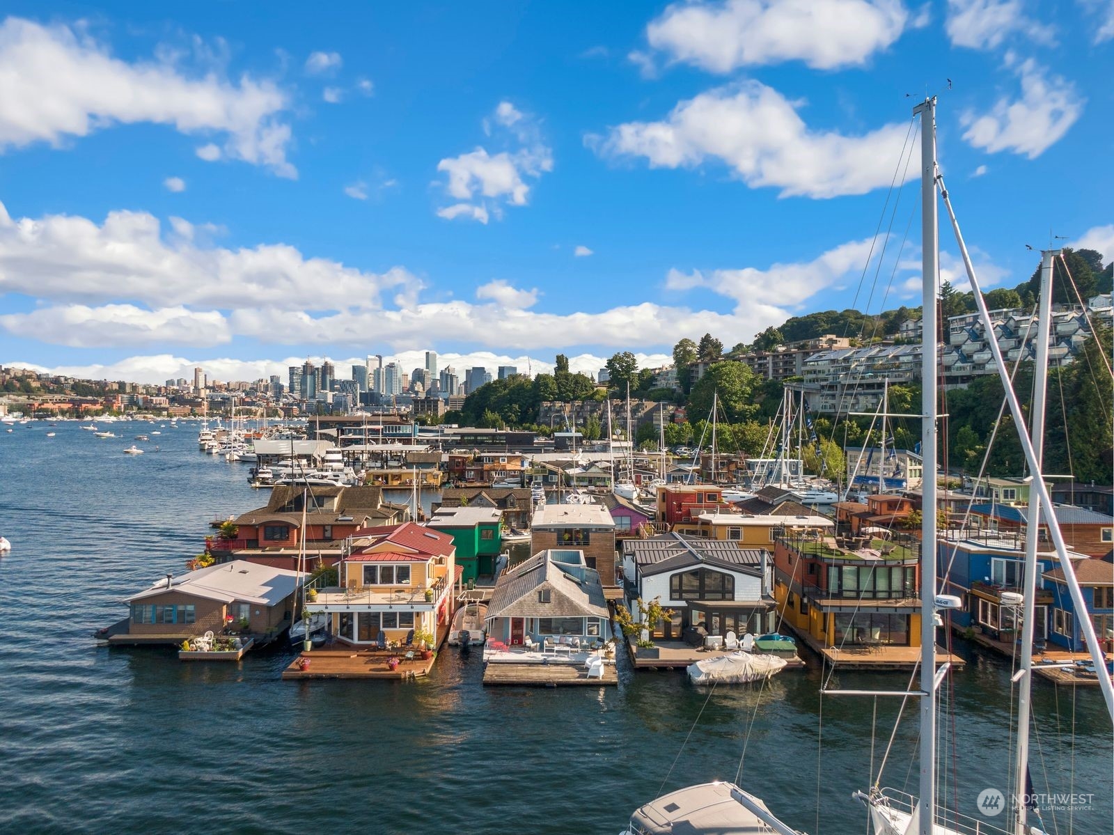 2466 Westlake Avenue N Unit: 6