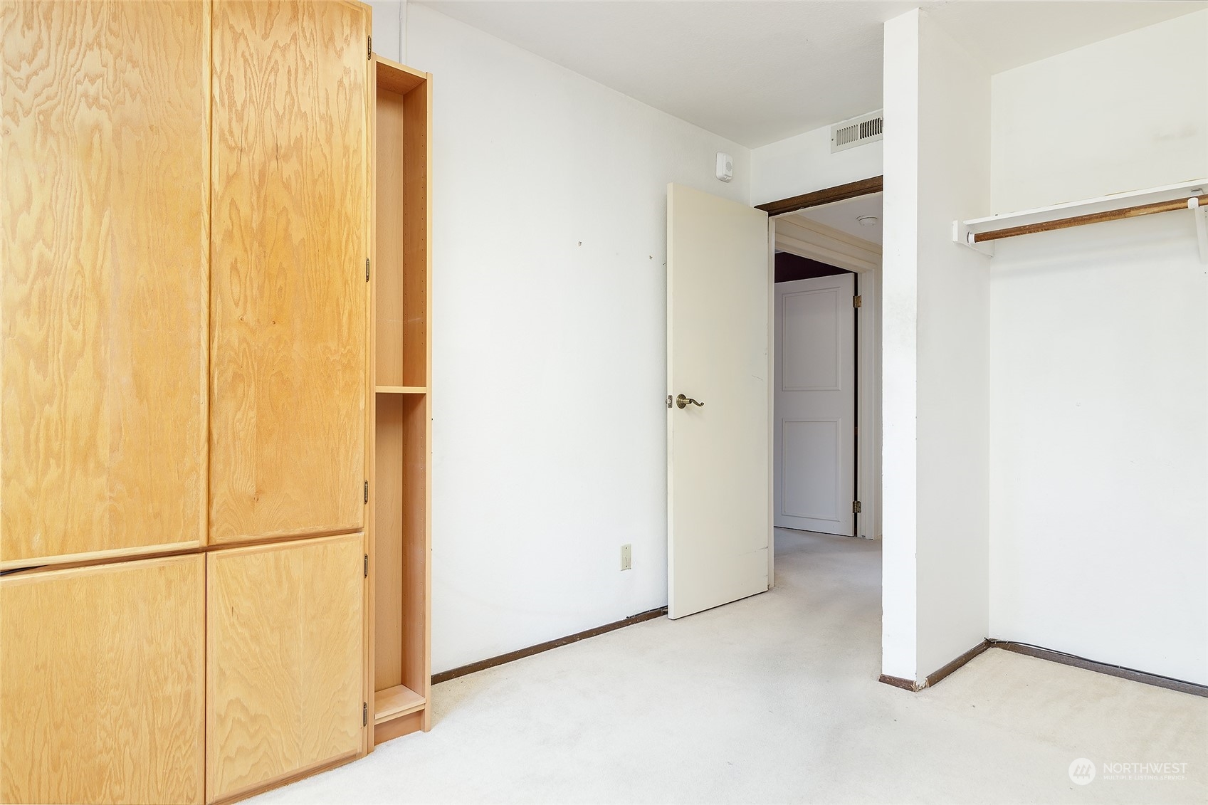 11300 1st Avenue NE Unit: 121
