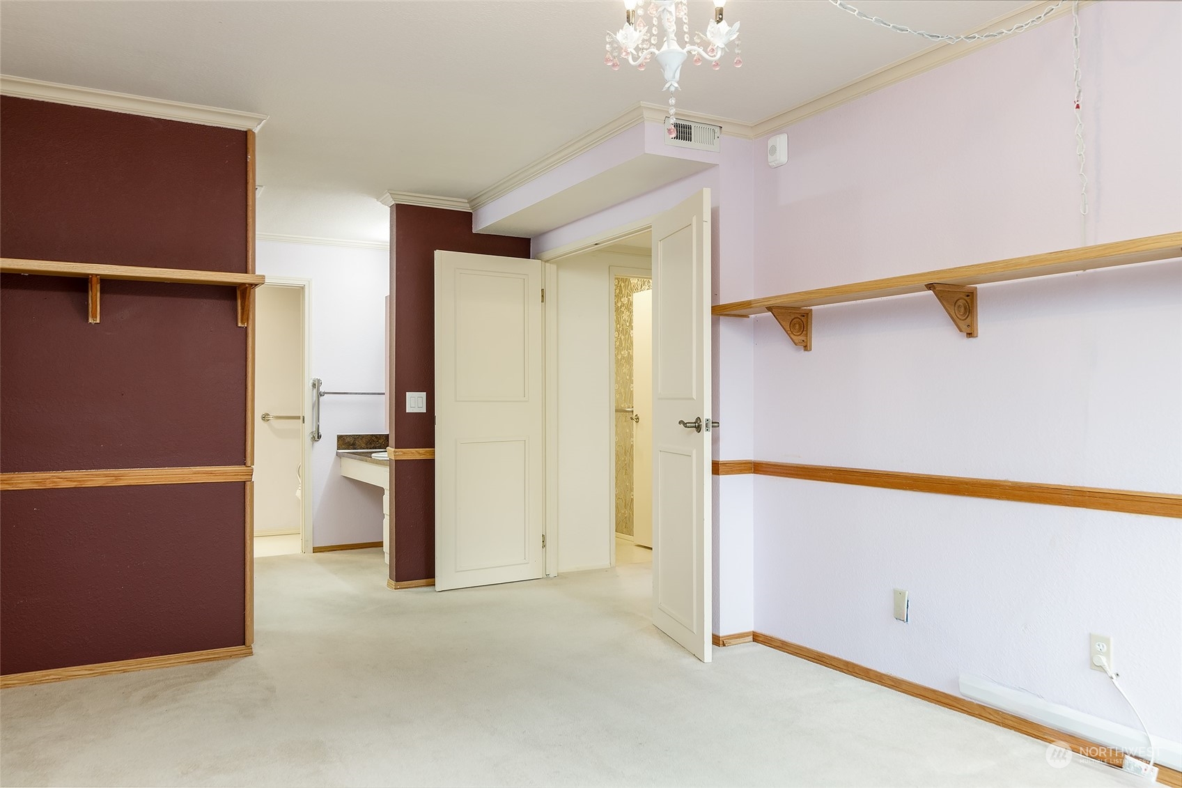 11300 1st Avenue NE Unit: 121