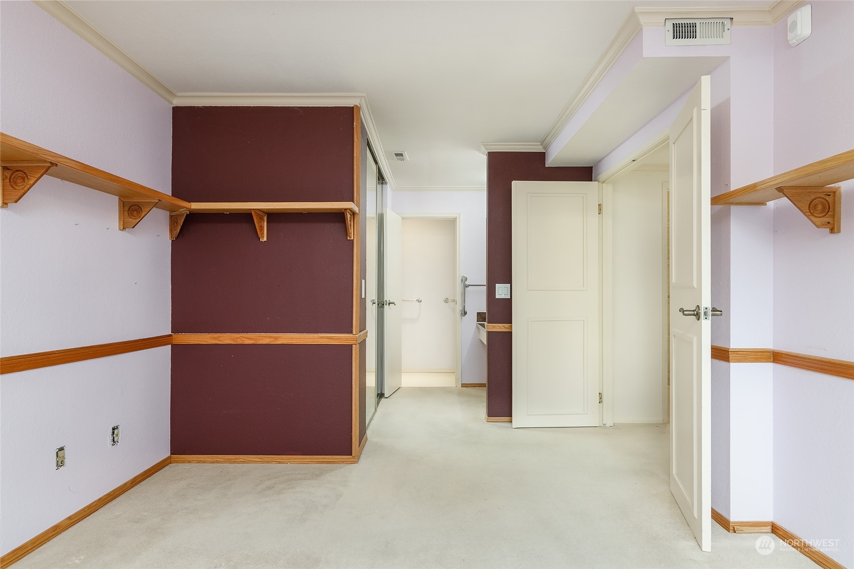 11300 1st Avenue NE Unit: 121