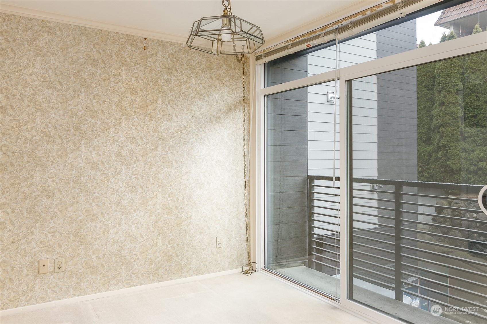11300 1st Avenue NE Unit: 121