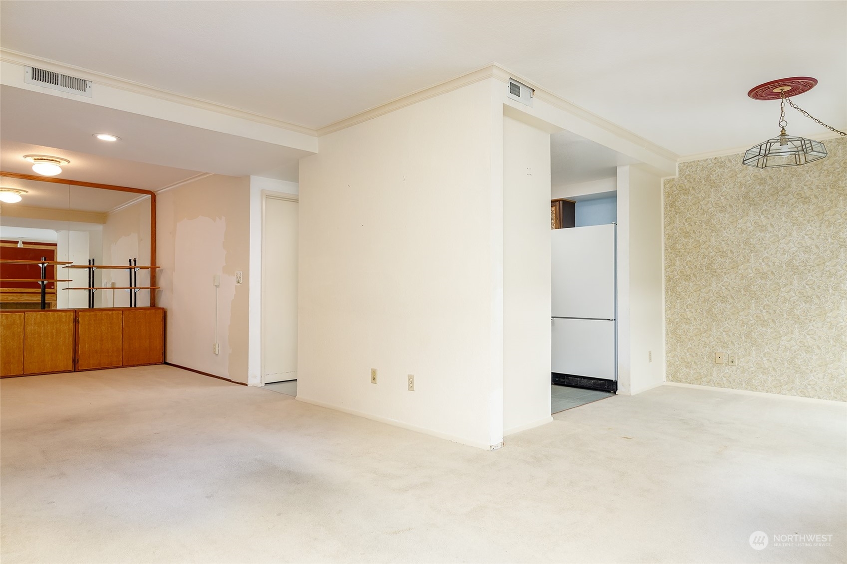 11300 1st Avenue NE Unit: 121