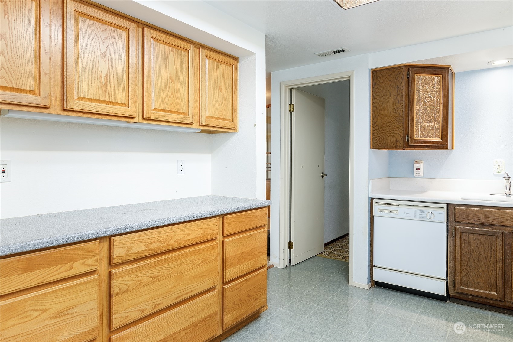 11300 1st Avenue NE Unit: 121