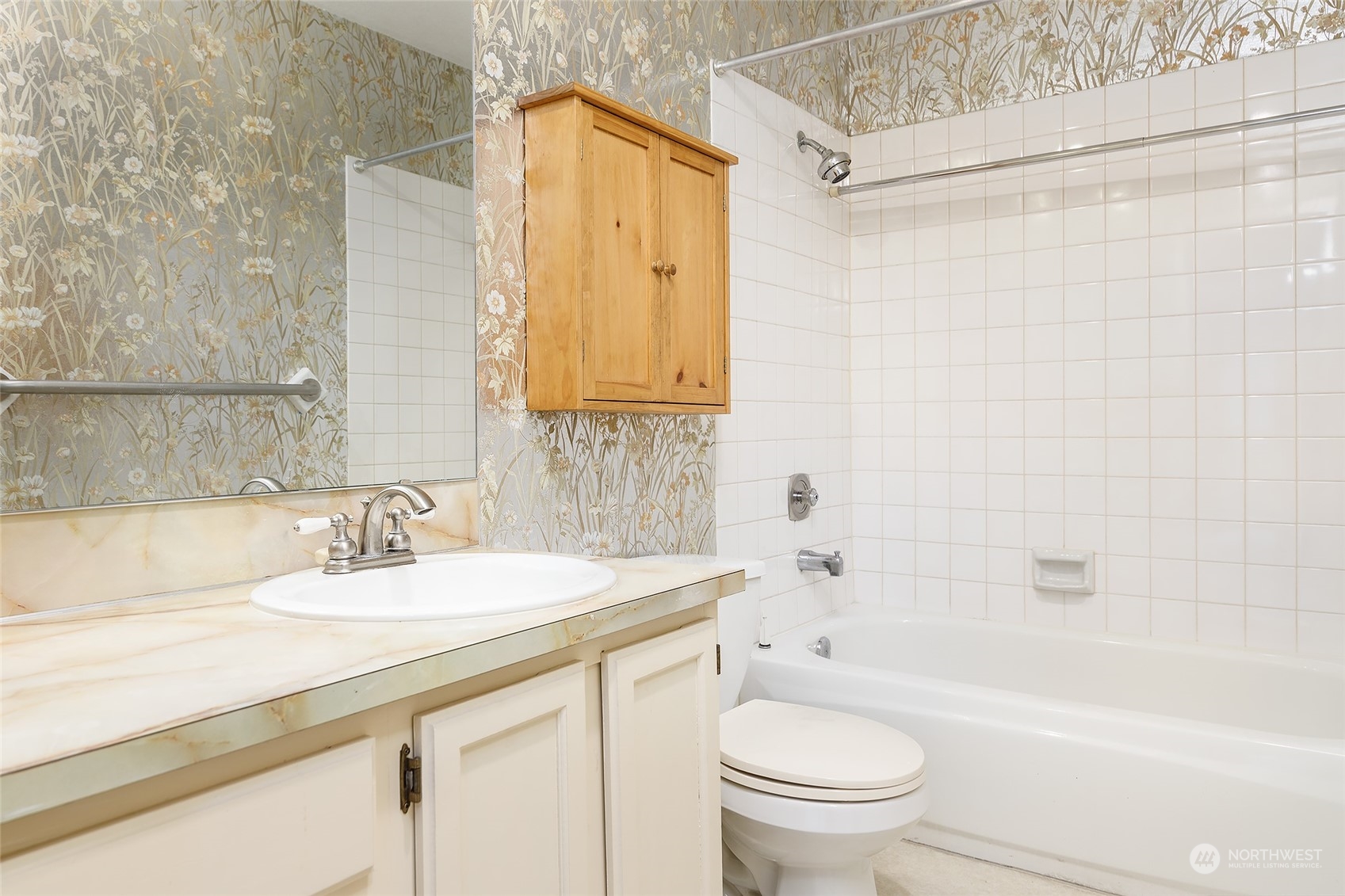 11300 1st Avenue NE Unit: 121