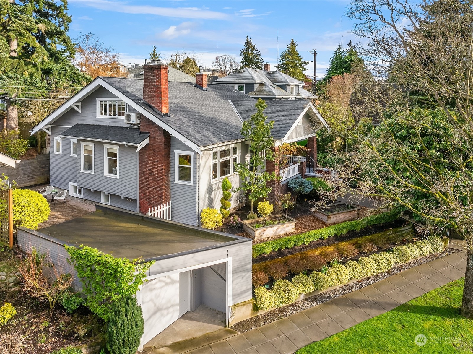 2406 2nd Avenue W
