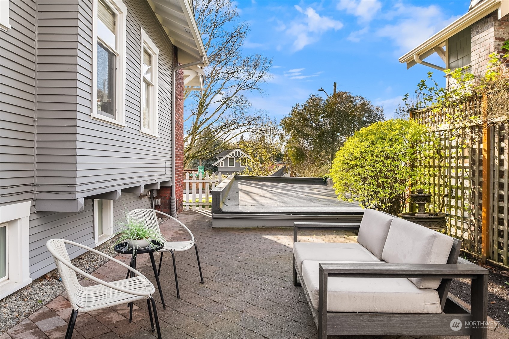 2406 2nd Avenue W