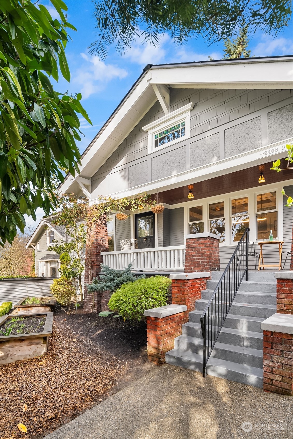 2406 2nd Avenue W