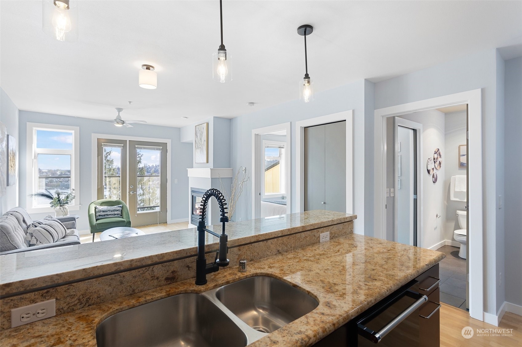 655 Crockett Street Unit: B503
