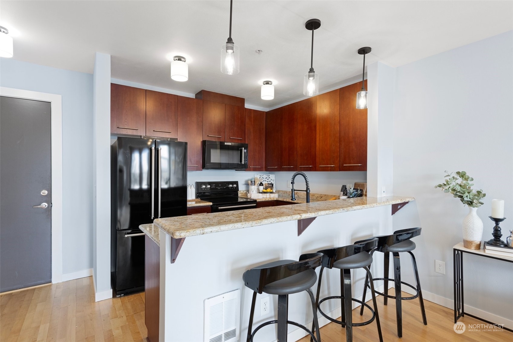 655 Crockett Street Unit: B503