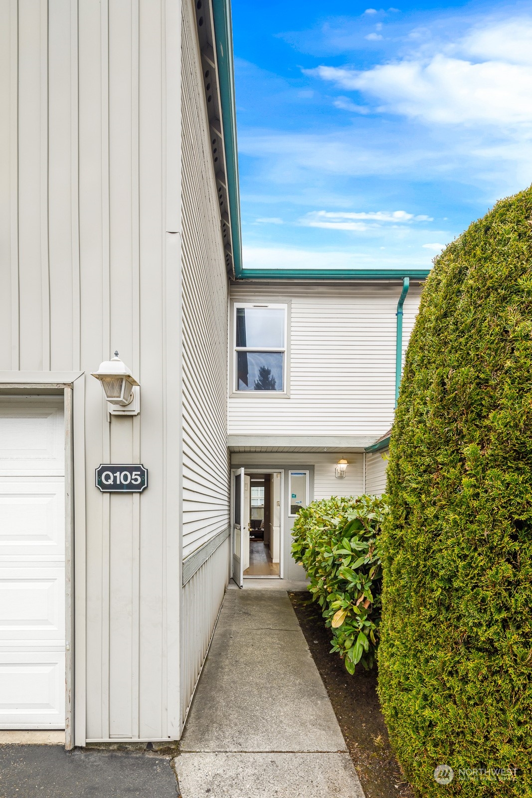 6614 S 239th Place Unit: Q105