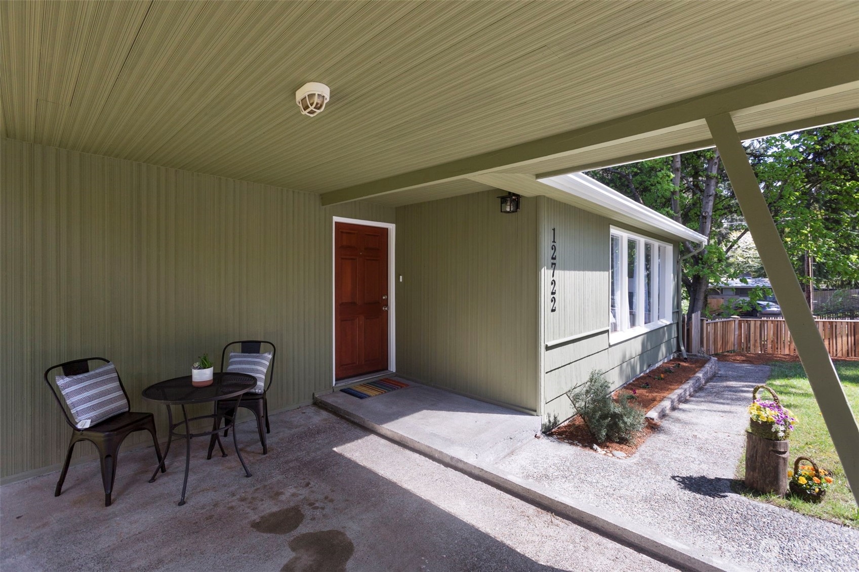 12722 Roosevelt Way NE