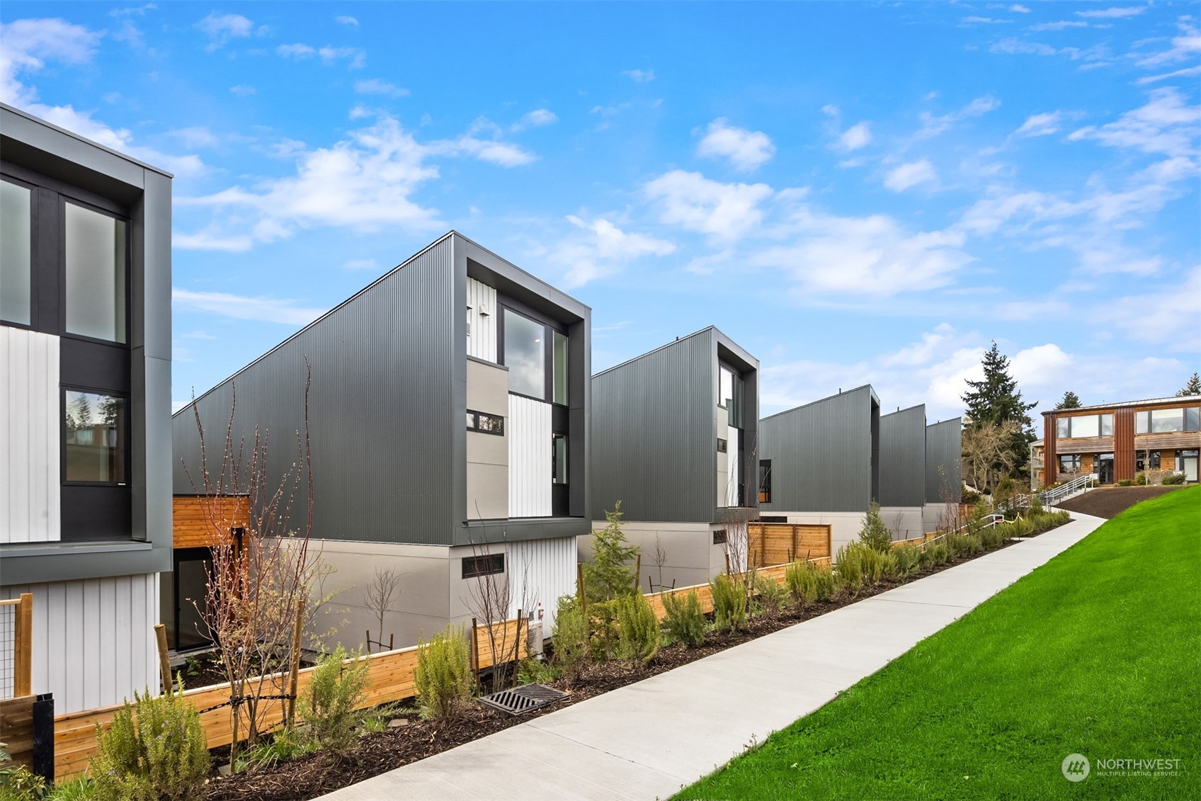 222 Canopy Path NW