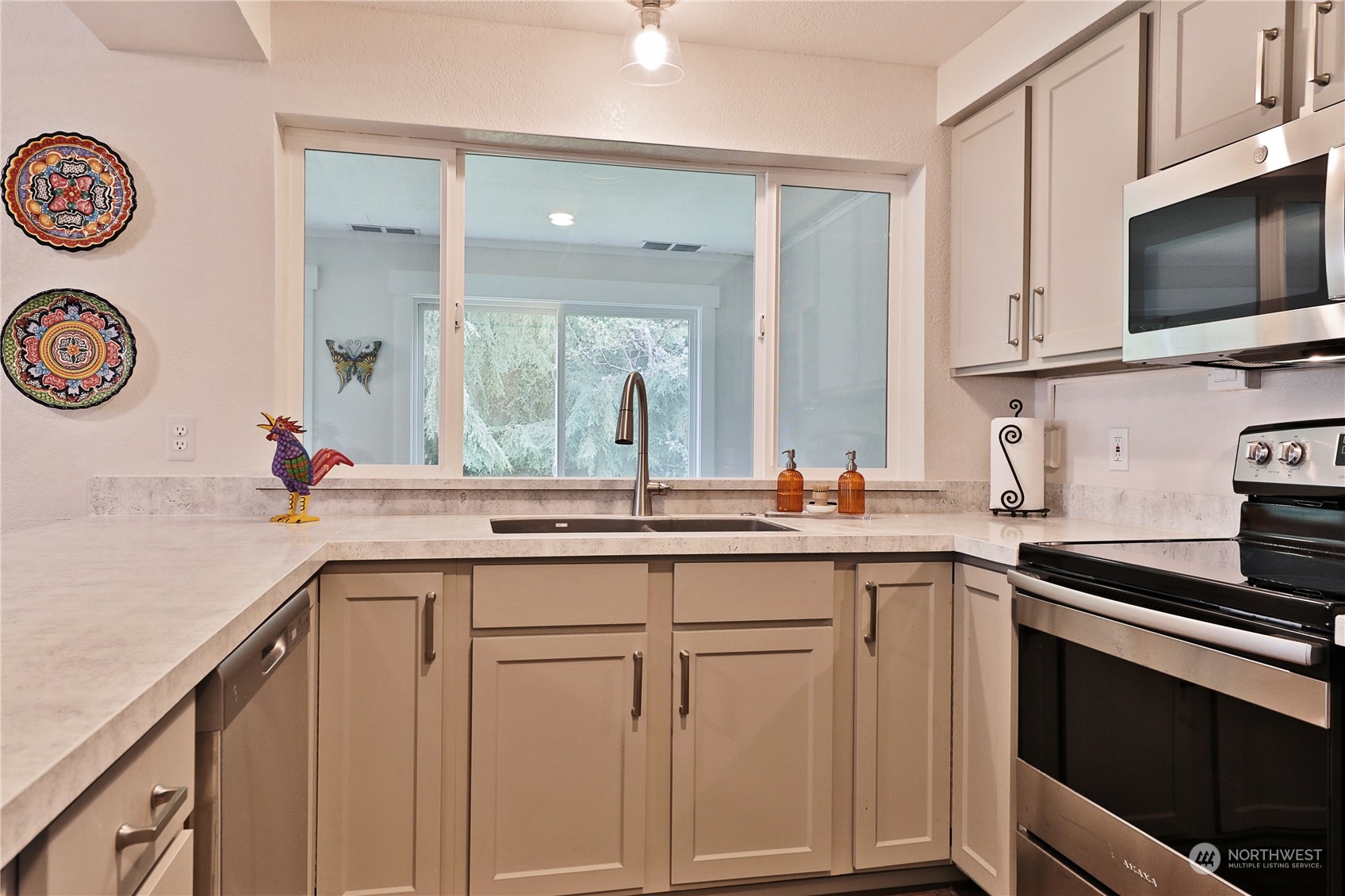 566 Creekside Terrace Unit: 101