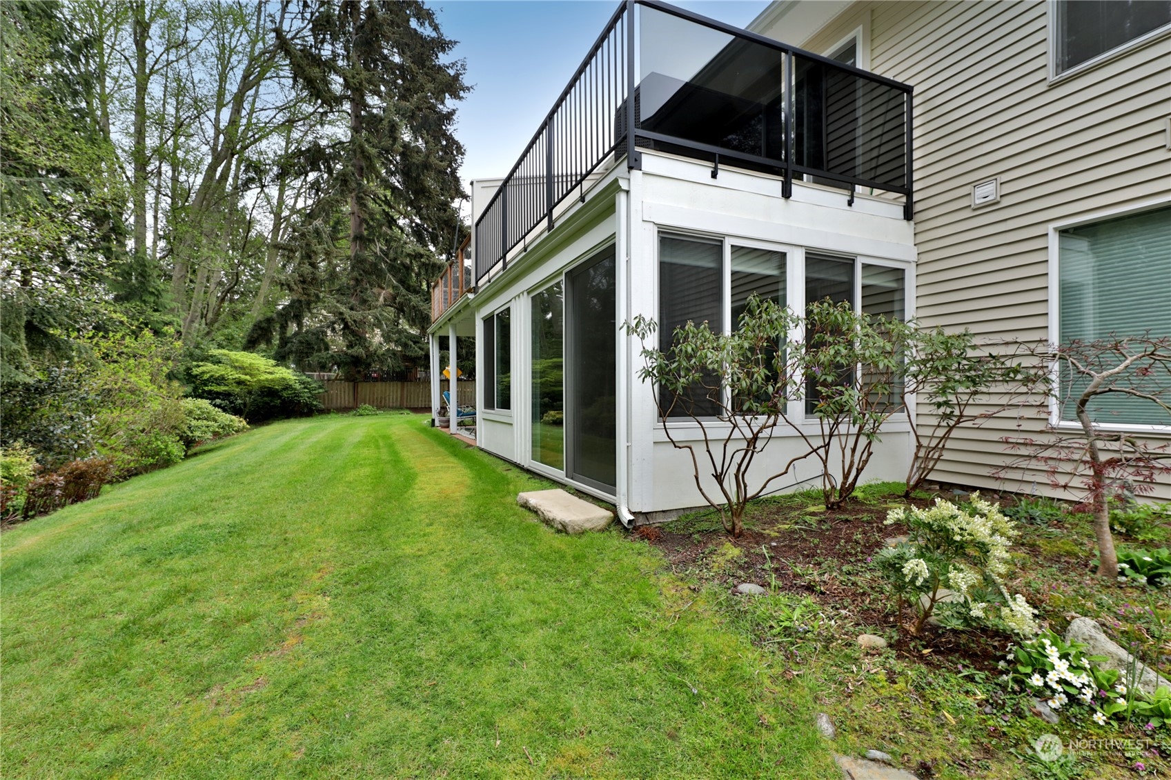 566 Creekside Terrace Unit: 101