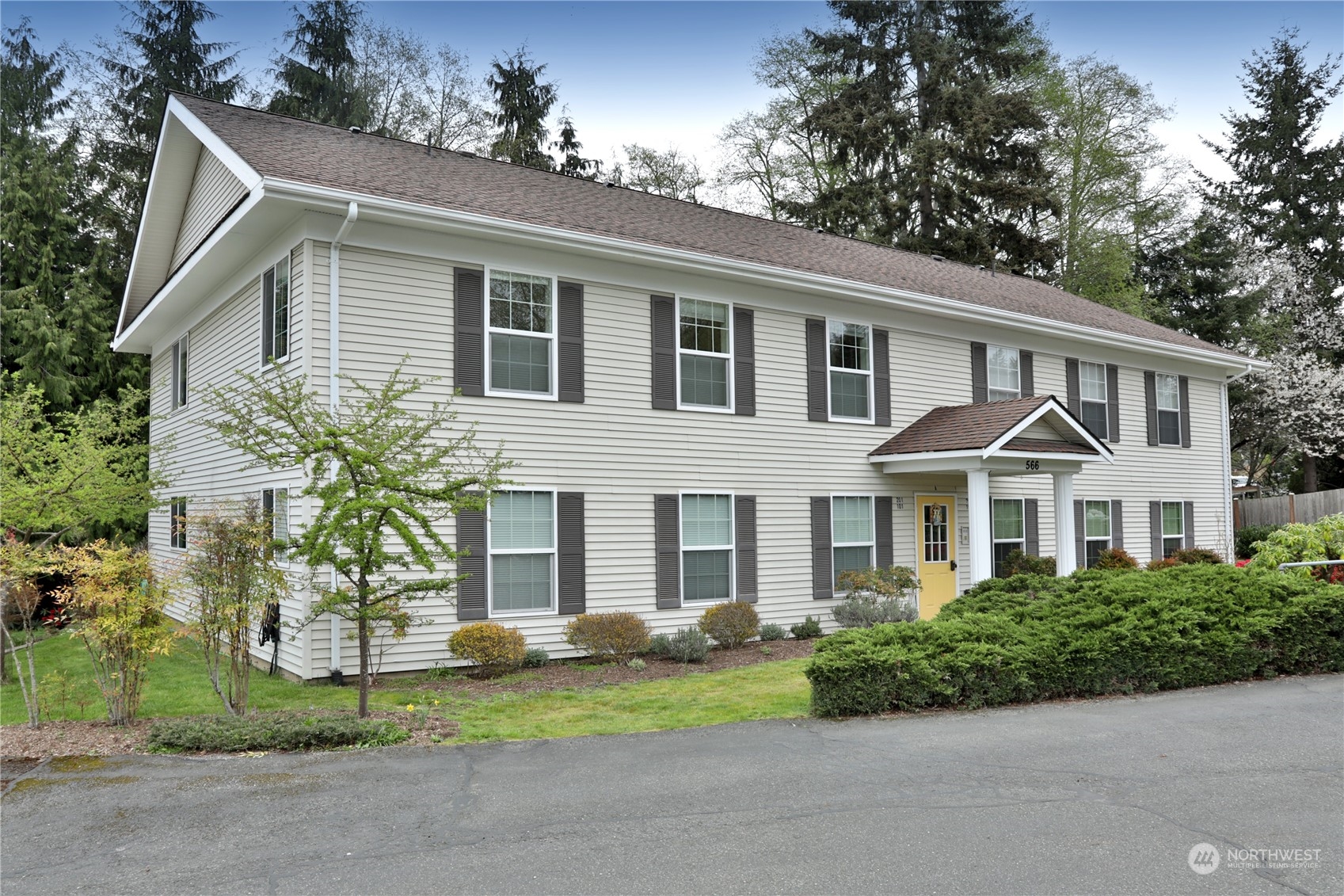 566 Creekside Terrace Unit: 101