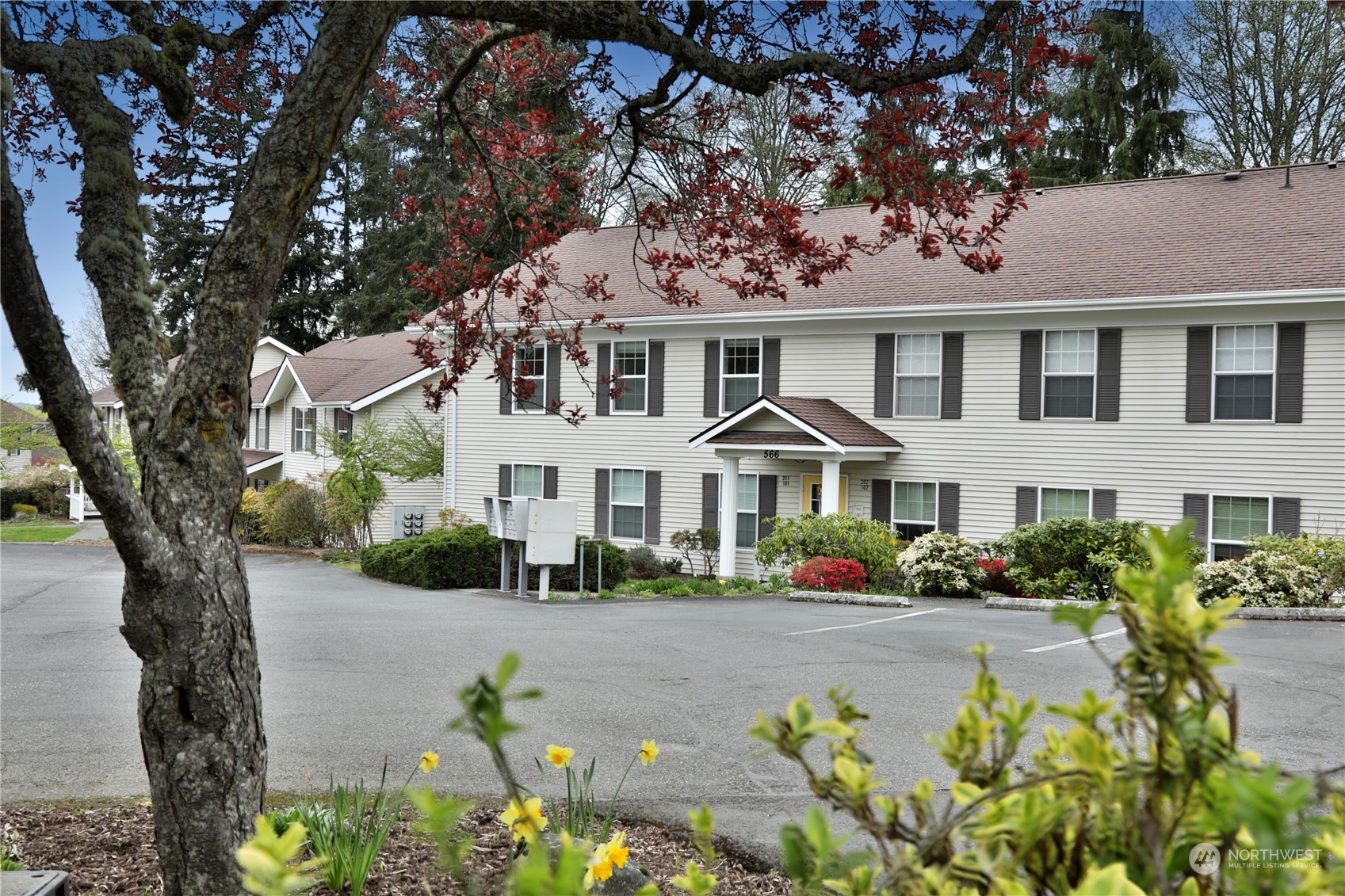 566 Creekside Terrace Unit: 101