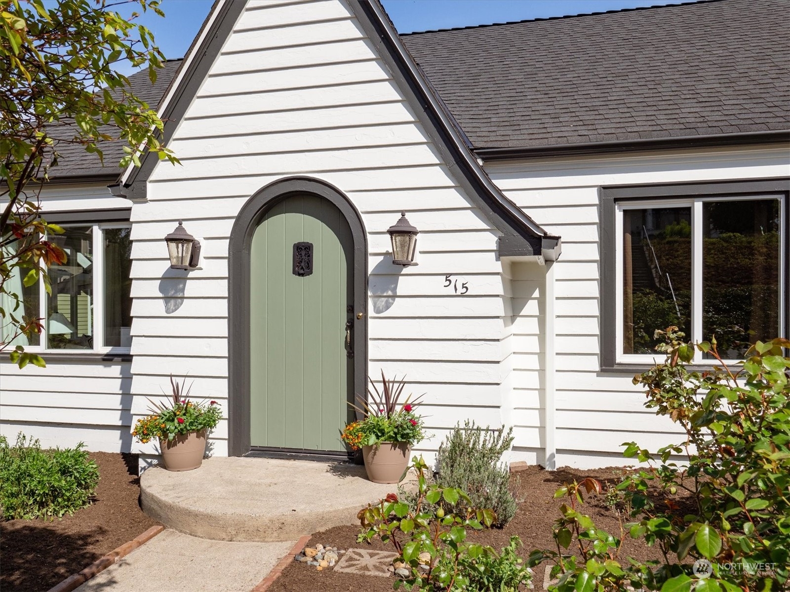 515 Ave B