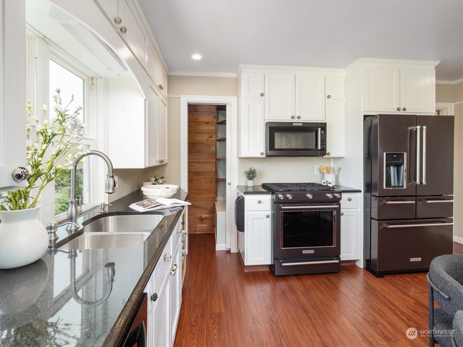 515 Ave B