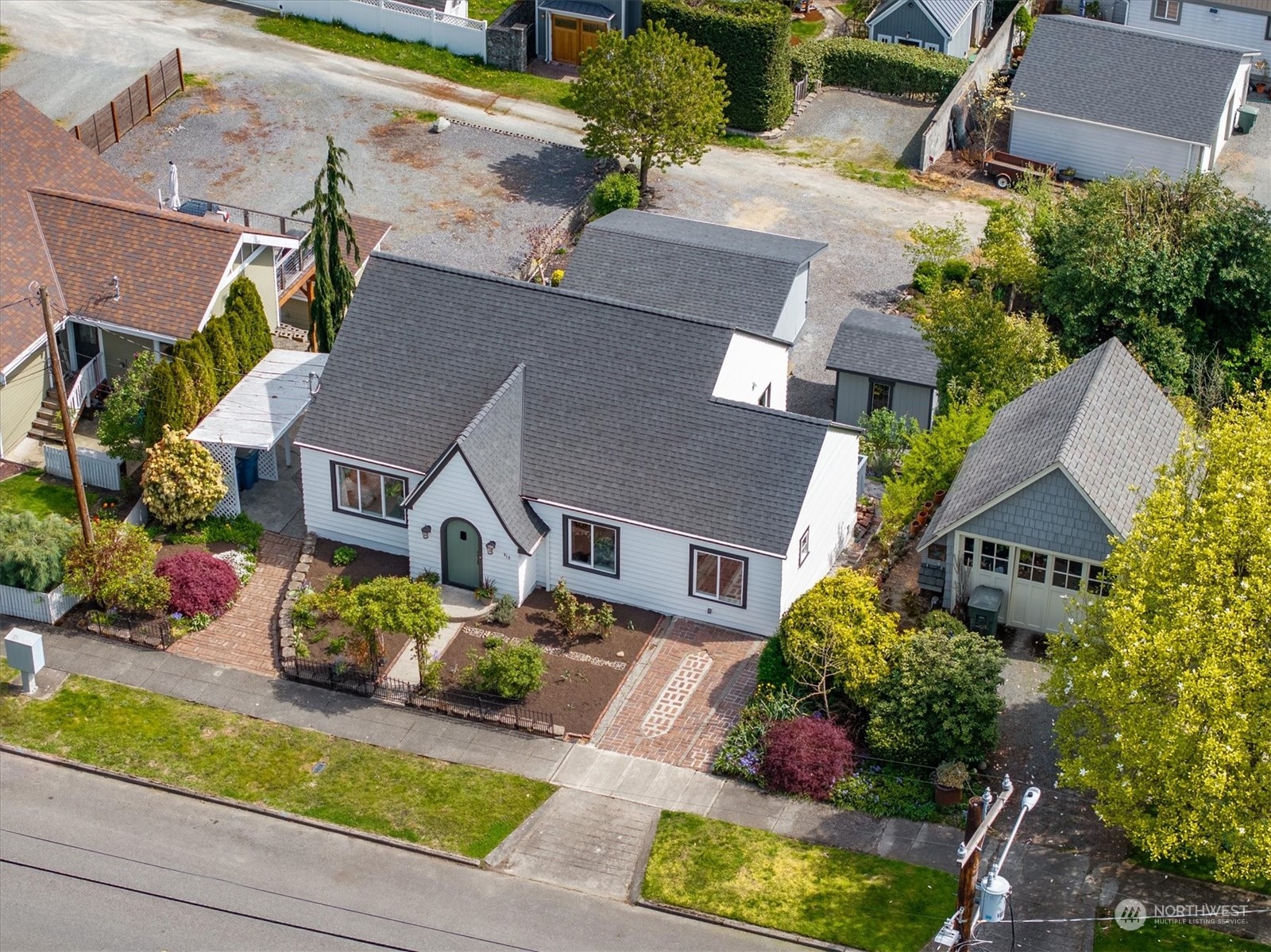 515 Ave B