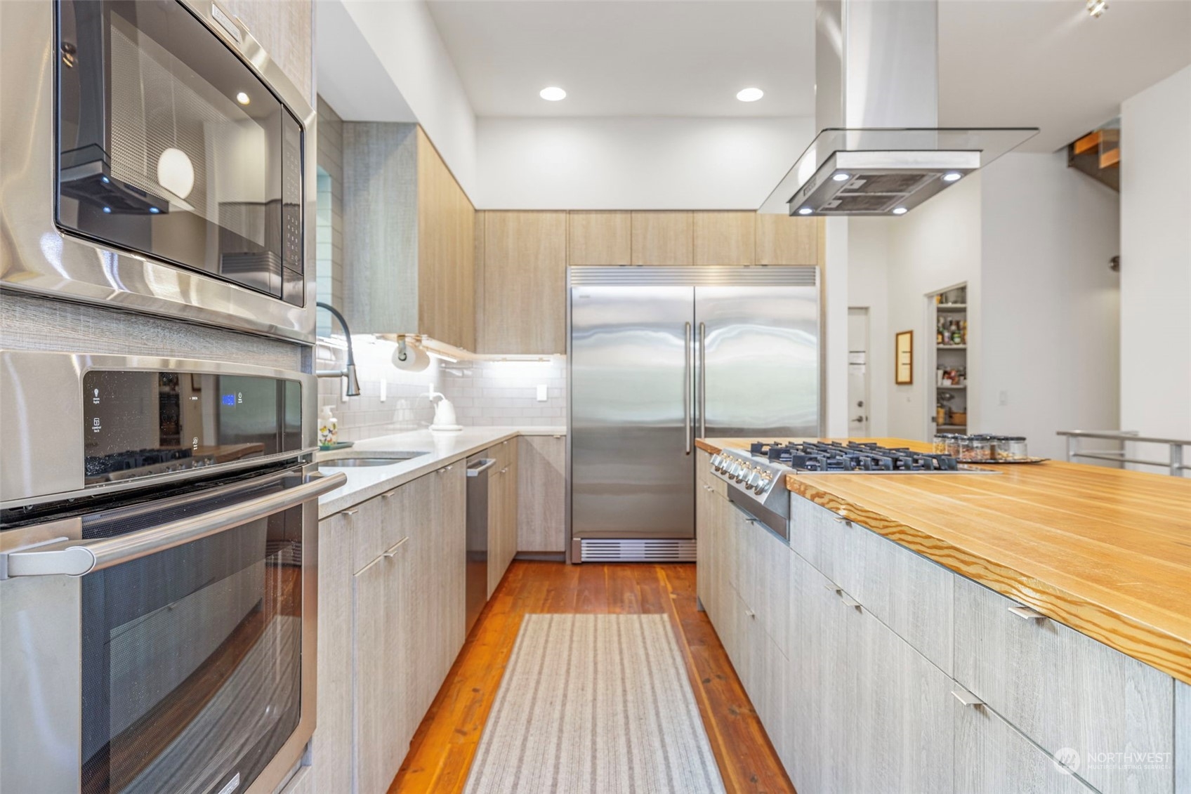 715 N 77th