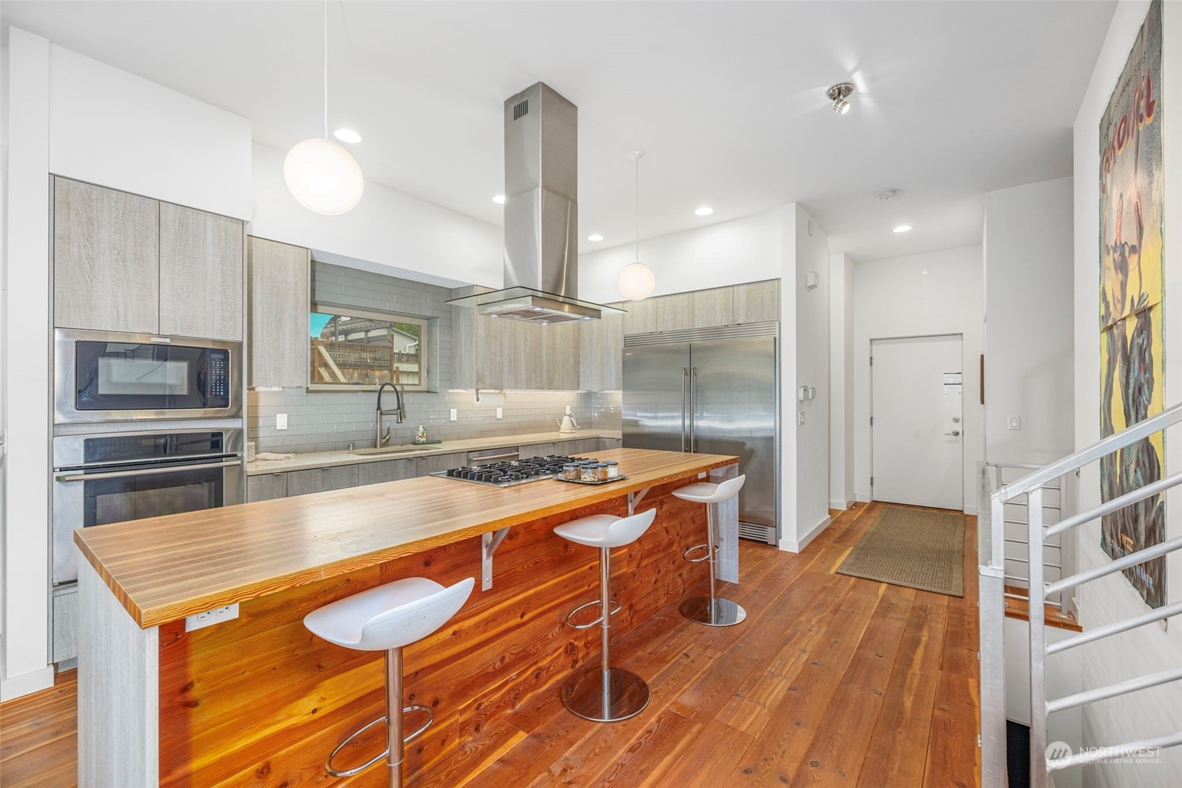 715 N 77th